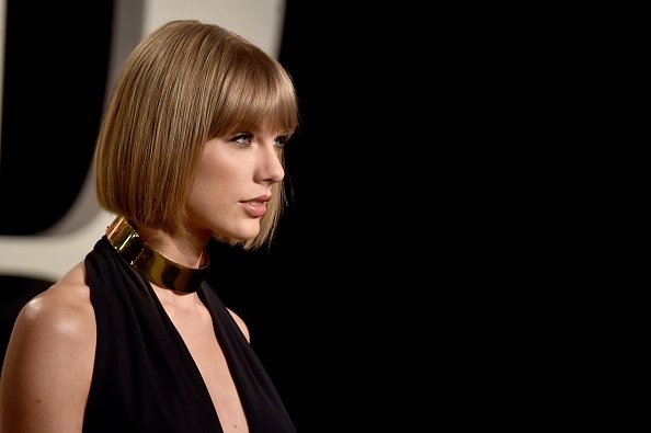 Taylor Swift at 2016 Vanity Fair Oscar Party — photo 54