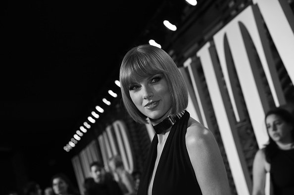Taylor Swift at 2016 Vanity Fair Oscar Party — photo 77