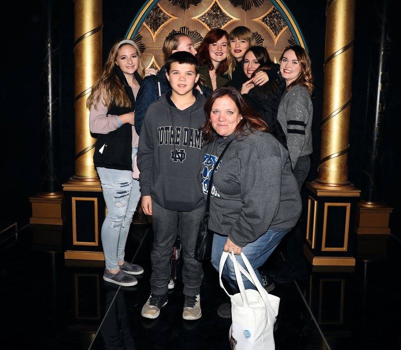 Taylor Swift at reputation Pop Up hosted by Taylor Swift NOW — photo 15