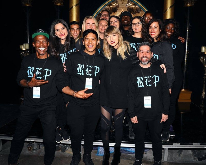 Taylor Swift at reputation Pop Up hosted by Taylor Swift NOW — photo 19