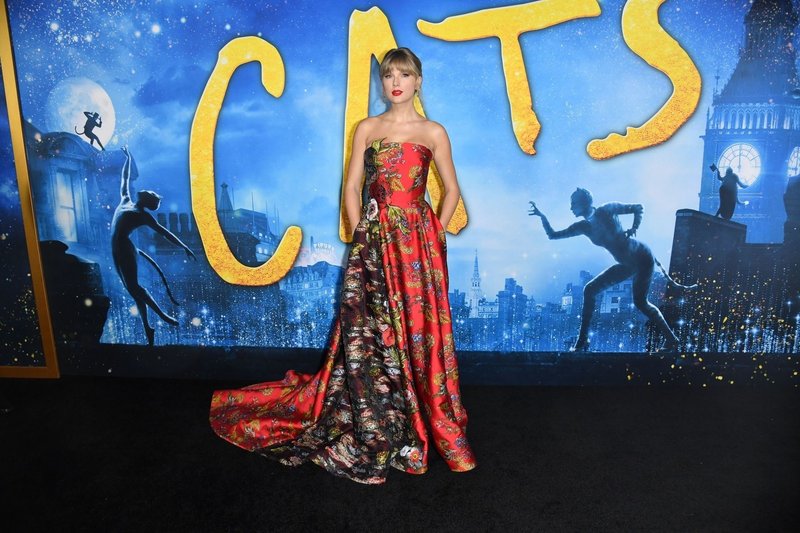 Taylor Swift at "Cats" World Premiere — photo 17