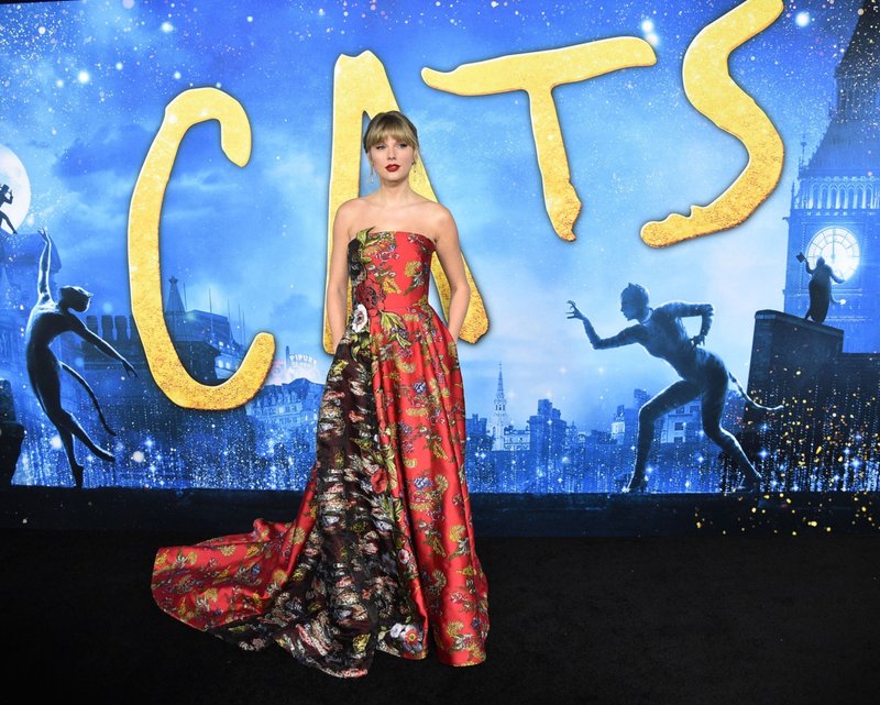 Taylor Swift at "Cats" World Premiere — photo 24
