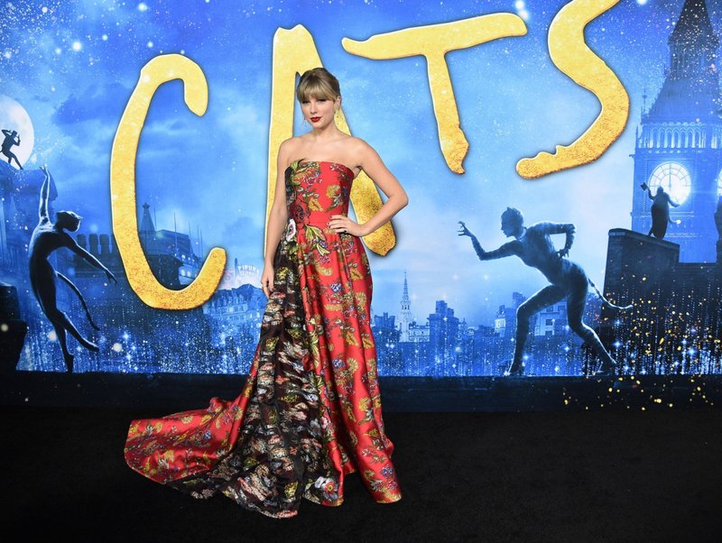 Taylor Swift at "Cats" World Premiere — photo 25