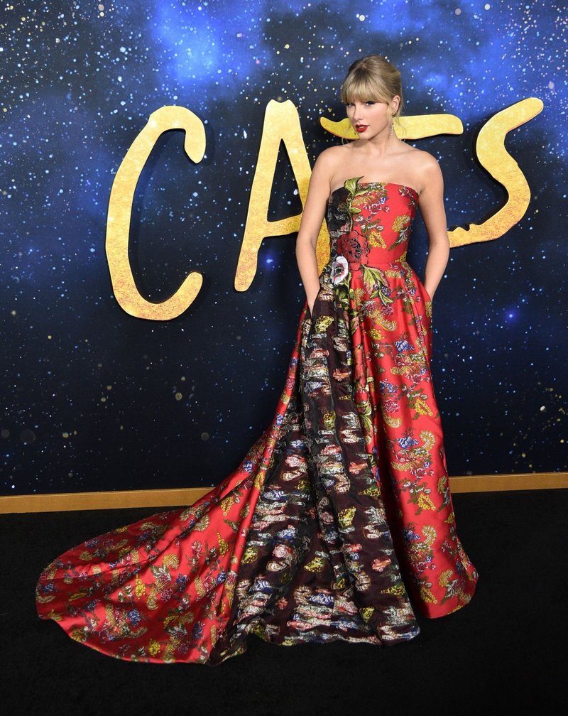Taylor Swift at "Cats" World Premiere — photo 30