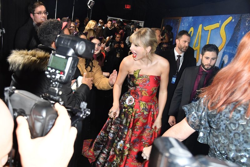 Taylor Swift at "Cats" World Premiere — photo 40