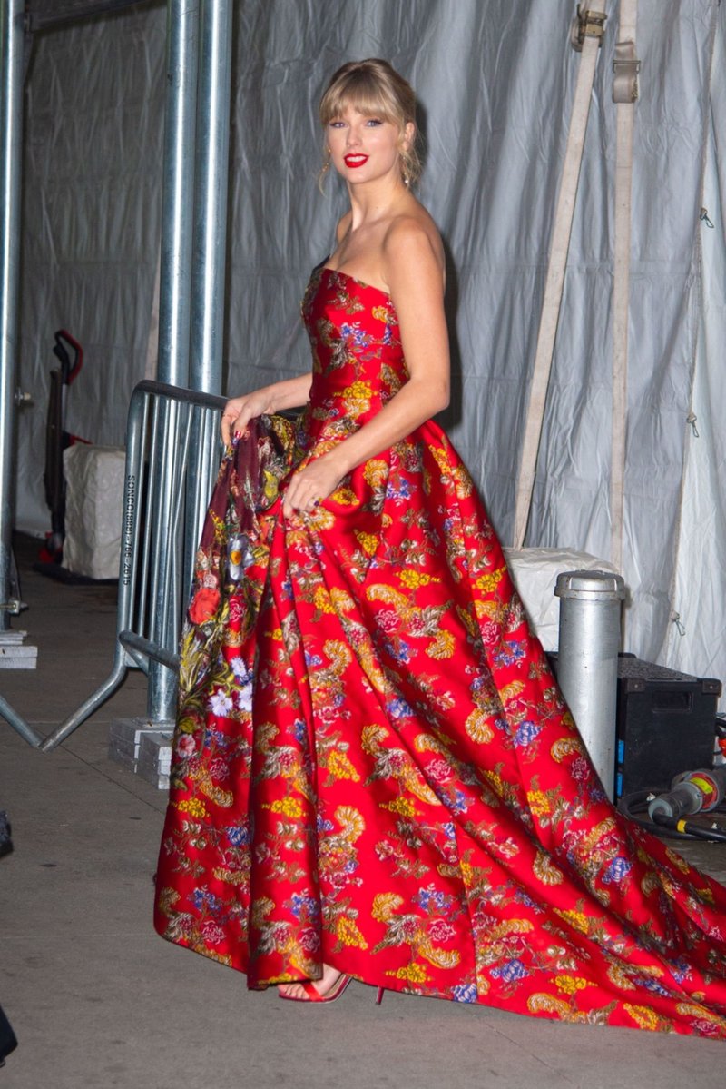 Taylor Swift at "Cats" World Premiere — photo 44