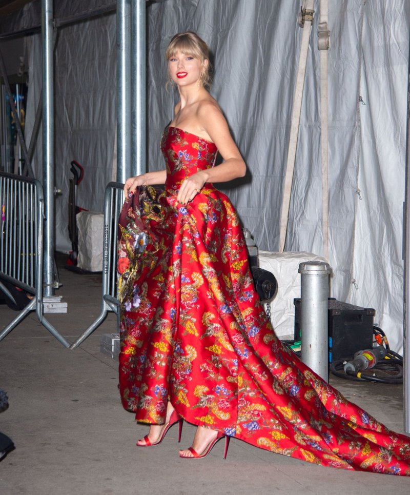 Taylor Swift at "Cats" World Premiere — photo 70