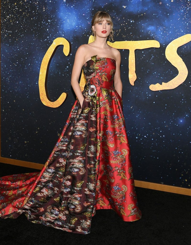 Taylor Swift at "Cats" World Premiere — photo 110