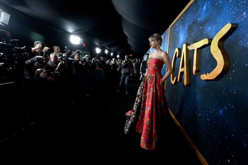 Taylor Swift at "Cats" World Premiere — photo 129