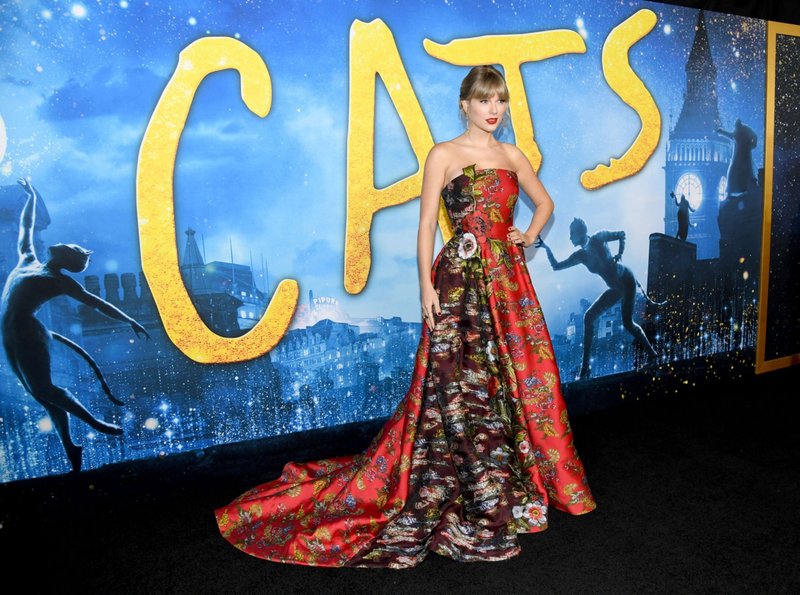 Taylor Swift at "Cats" World Premiere — photo 143