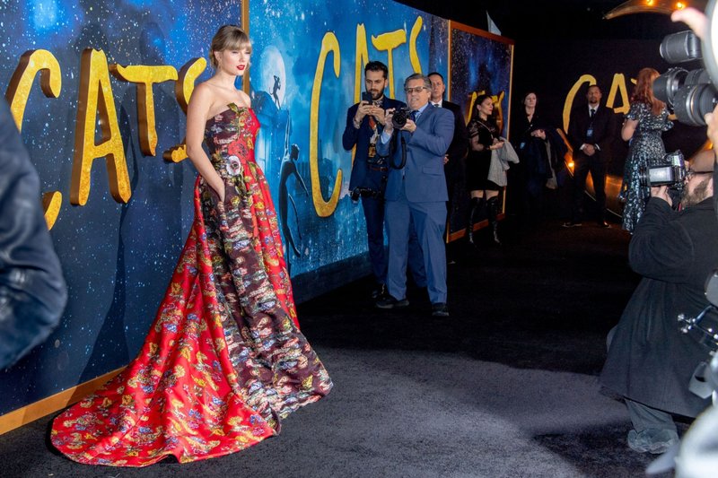 Taylor Swift at "Cats" World Premiere — photo 159