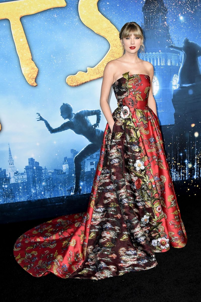 Taylor Swift at "Cats" World Premiere — photo 174