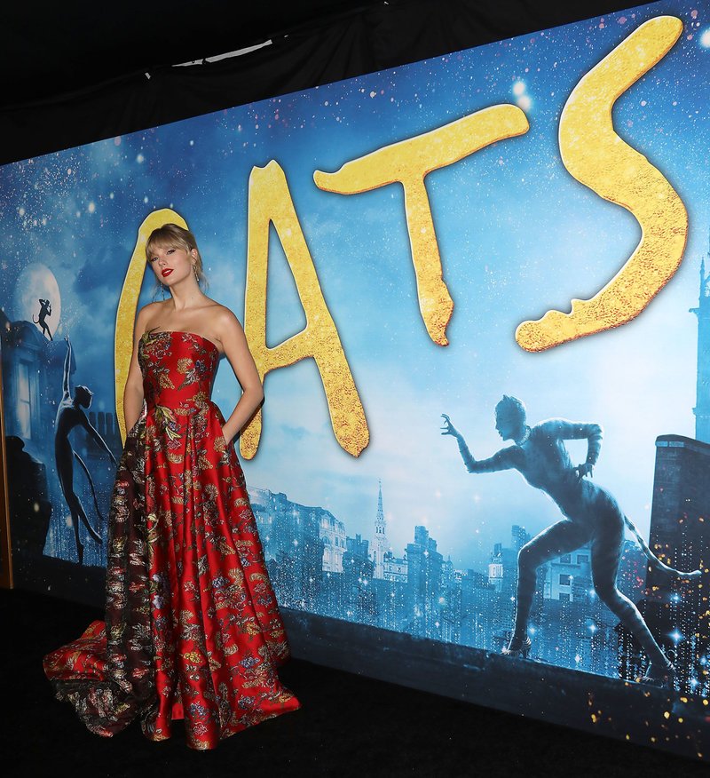 Taylor Swift at "Cats" World Premiere — photo 196