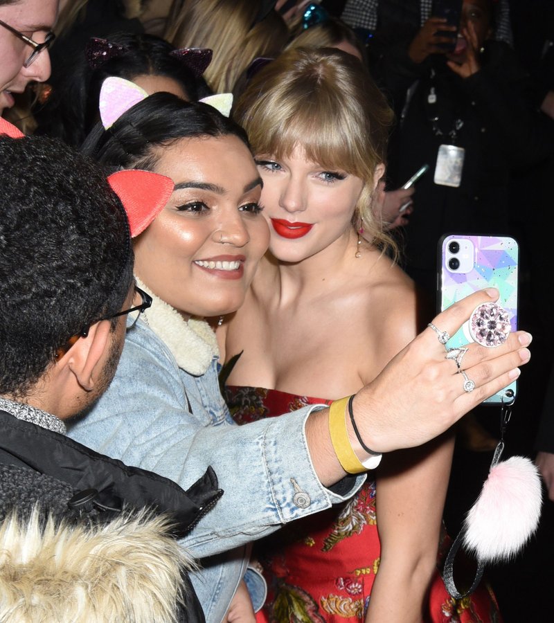 Taylor Swift at "Cats" World Premiere — photo 218