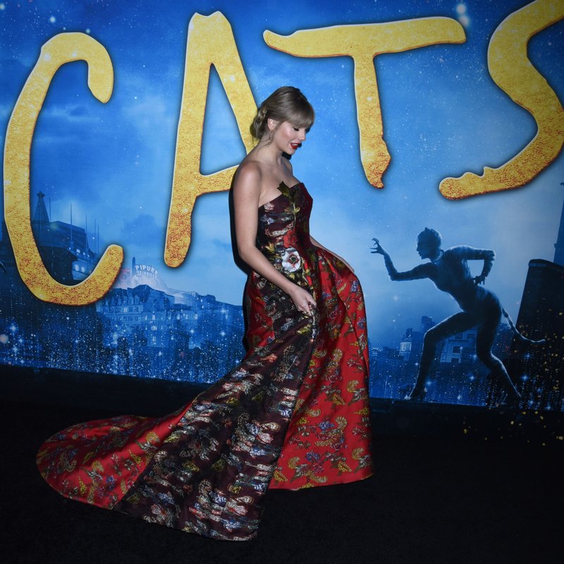 Taylor Swift at "Cats" World Premiere — photo 220