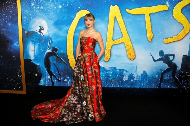 Taylor Swift at "Cats" World Premiere — photo 230