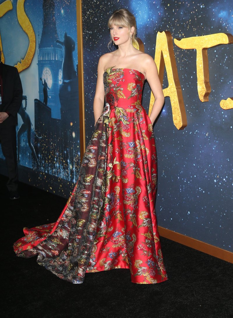 Taylor Swift at "Cats" World Premiere — photo 237
