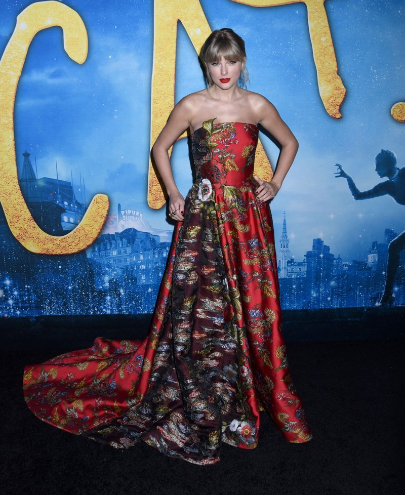 Taylor Swift at "Cats" World Premiere — photo 247