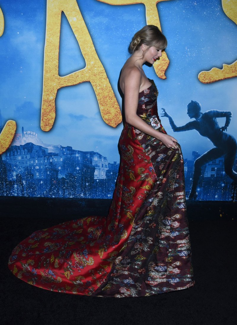 Taylor Swift at "Cats" World Premiere — photo 249