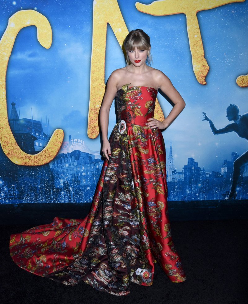 Taylor Swift at "Cats" World Premiere — photo 251