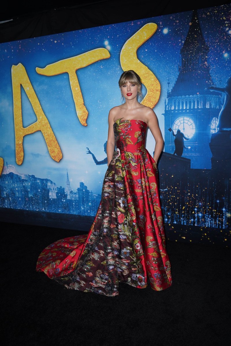 Taylor Swift at "Cats" World Premiere — photo 282