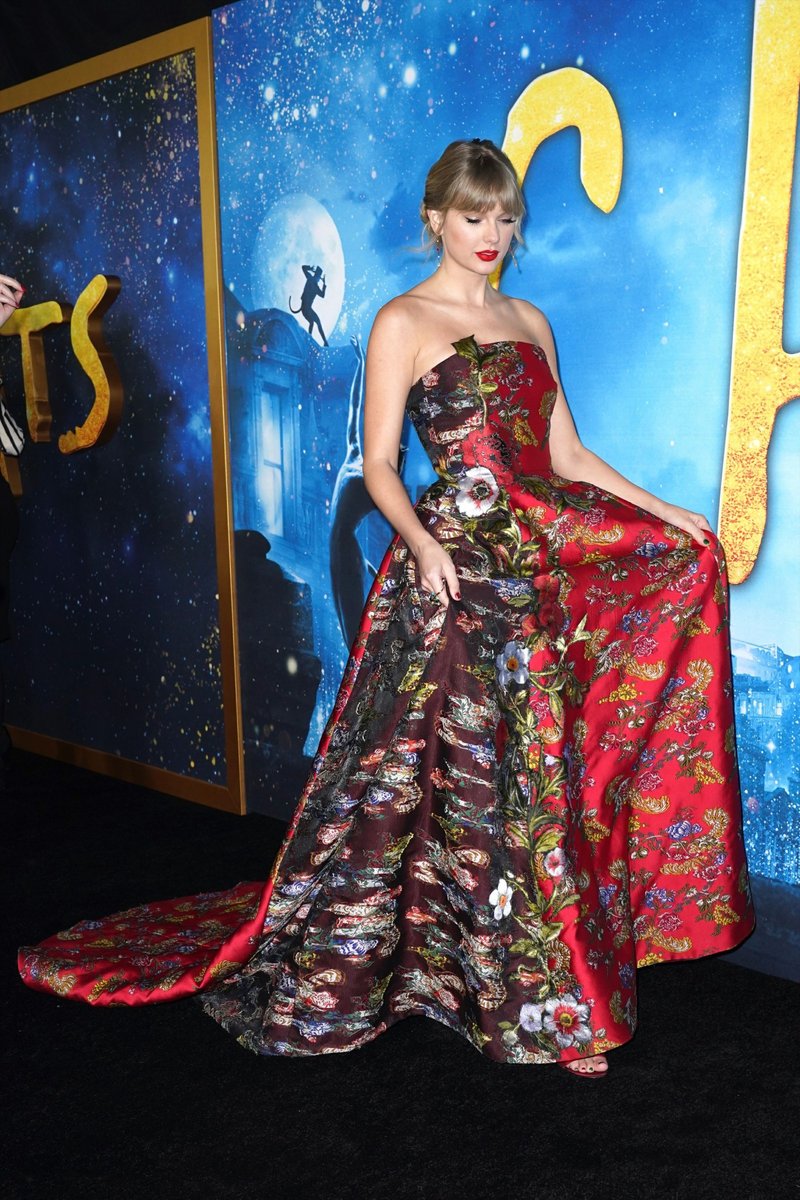 Taylor Swift at "Cats" World Premiere — photo 292