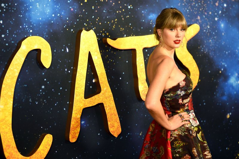 Taylor Swift at "Cats" World Premiere — photo 327