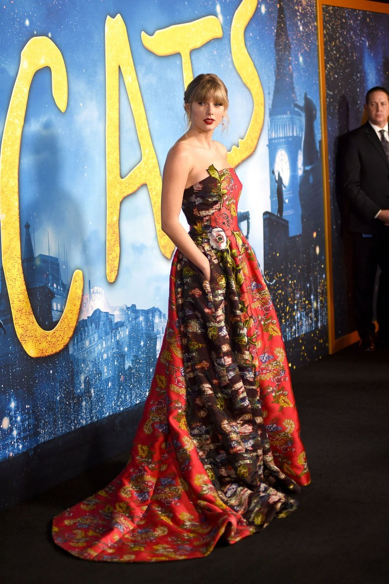 Taylor Swift at "Cats" World Premiere — photo 340