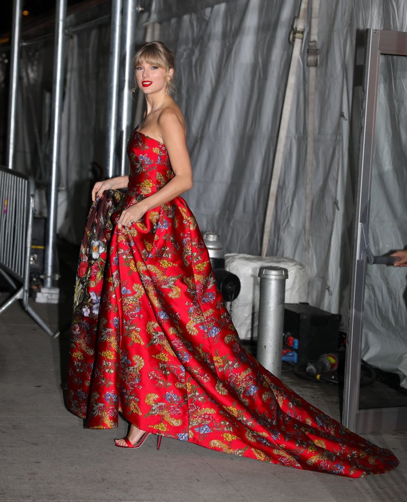 Taylor Swift at "Cats" World Premiere — photo 351