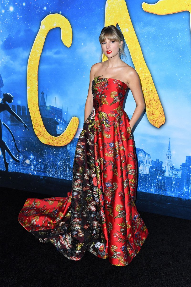 Taylor Swift at "Cats" World Premiere — photo 386
