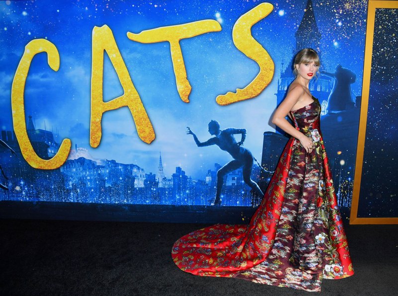 Taylor Swift at "Cats" World Premiere — photo 399