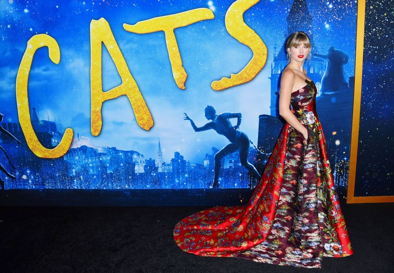 Taylor Swift at "Cats" World Premiere — photo 400