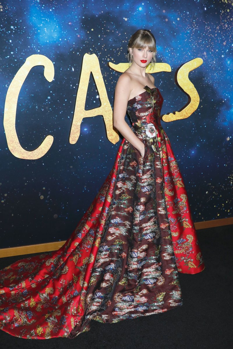 Taylor Swift at "Cats" World Premiere — photo 415