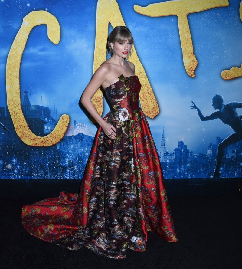 Taylor Swift at "Cats" World Premiere — photo 499