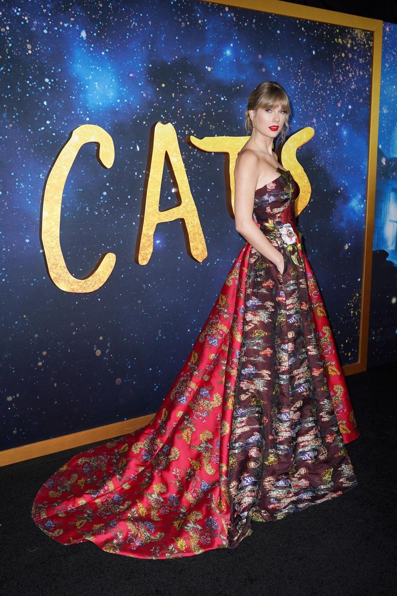 Taylor Swift at "Cats" World Premiere — photo 583