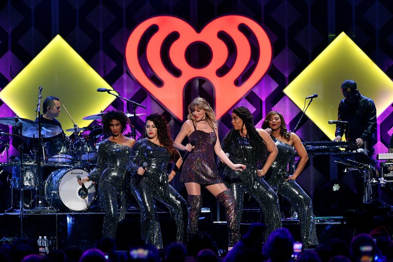 Taylor Swift at iHeartRadio's Z100 Jingle Ball 2019 — photo 41