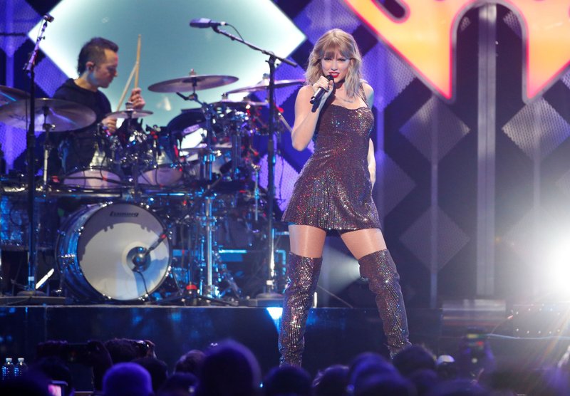 Taylor Swift at iHeartRadio's Z100 Jingle Ball 2019 — photo 89