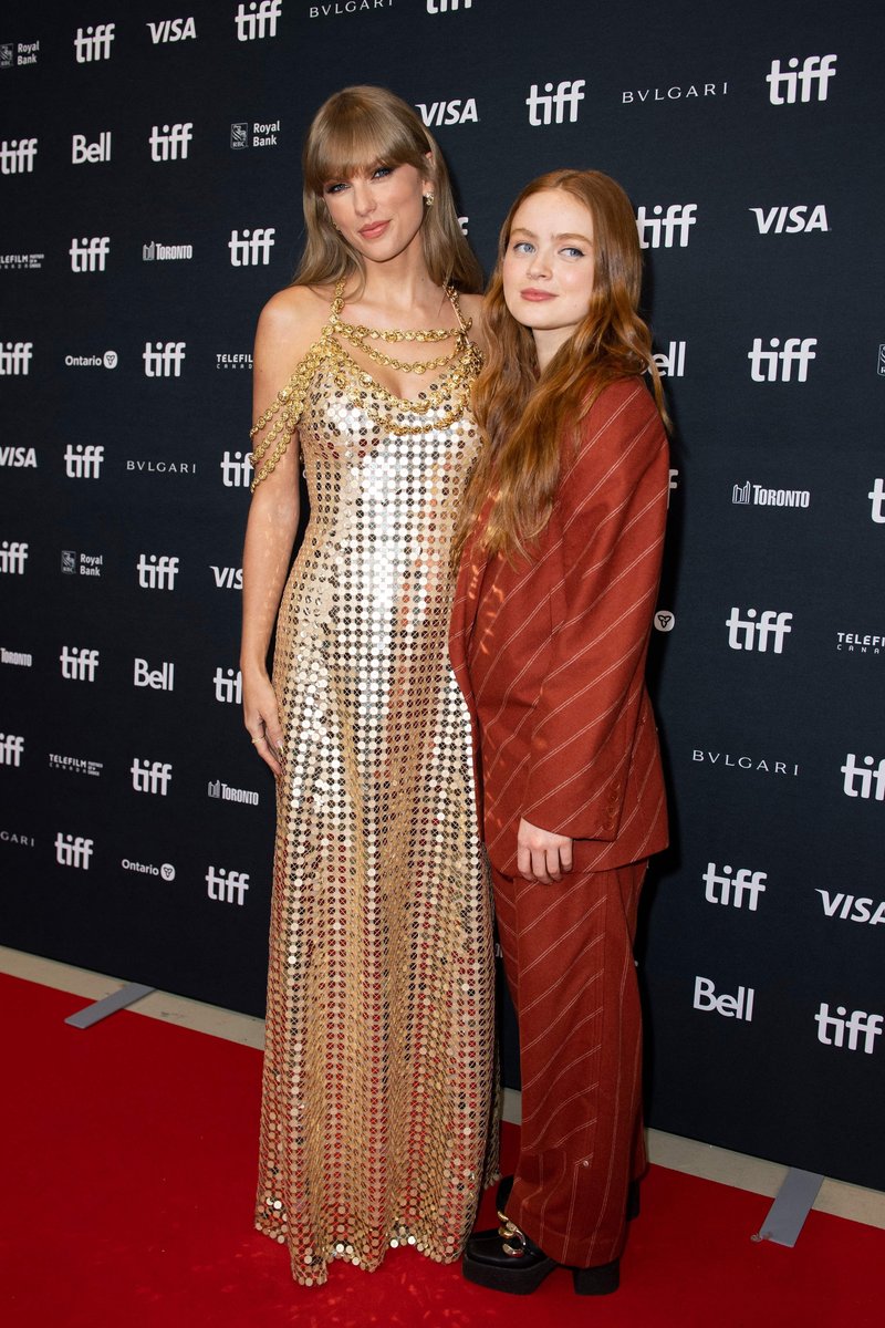 Taylor Swift at 2022 Toronto International Film Festival — photo 37