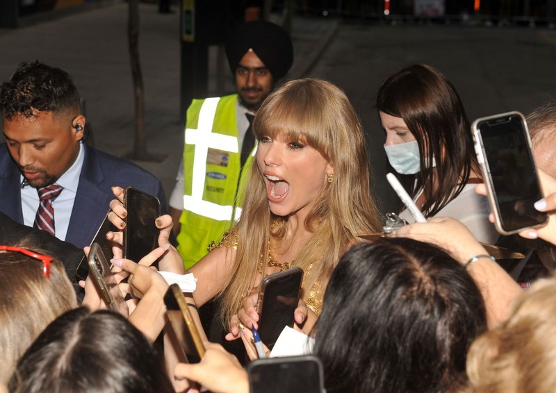 Taylor Swift at 2022 Toronto International Film Festival — photo 120