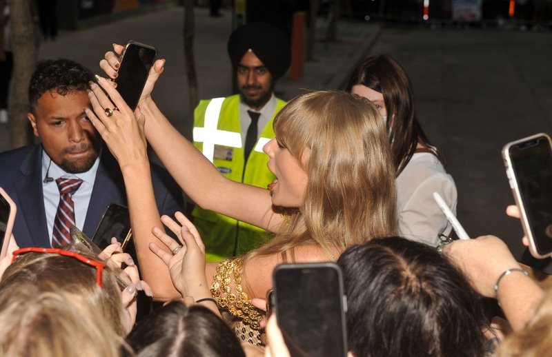 Taylor Swift at 2022 Toronto International Film Festival — photo 122