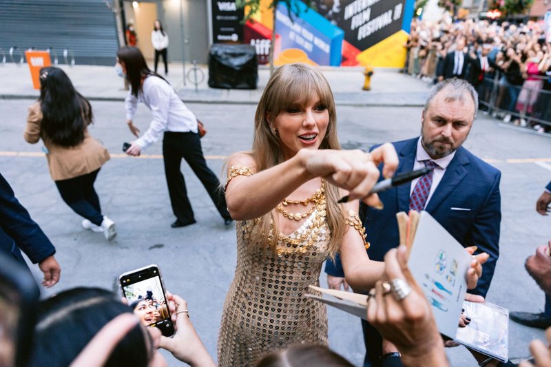 Taylor Swift at 2022 Toronto International Film Festival — photo 131