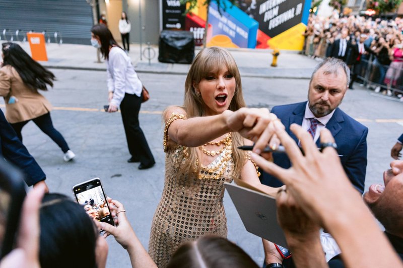 Taylor Swift at 2022 Toronto International Film Festival — photo 132