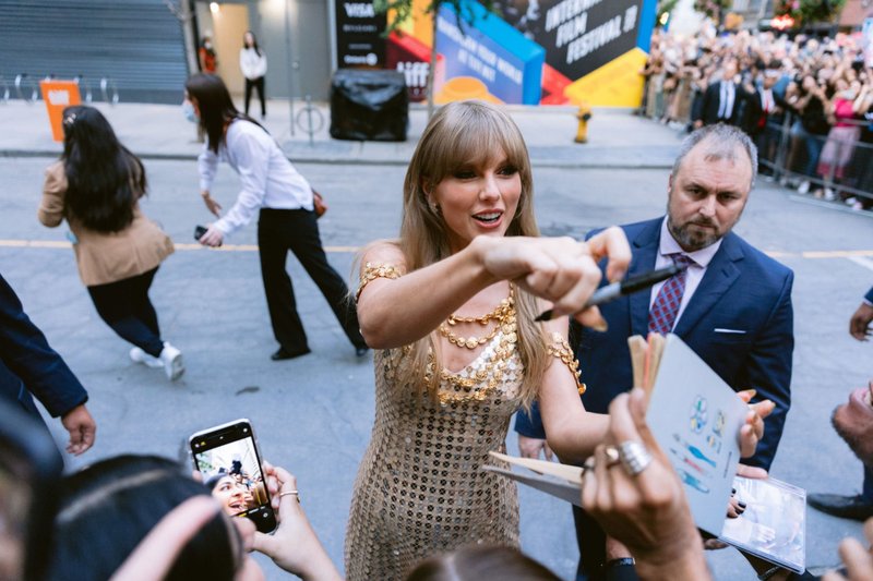 Taylor Swift at 2022 Toronto International Film Festival — photo 133