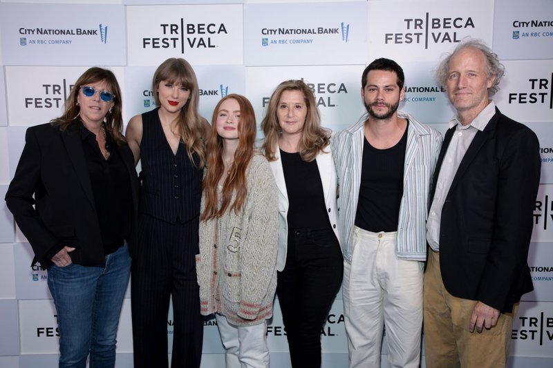 Taylor Swift at 2022 Tribeca Film Festival — photo 6