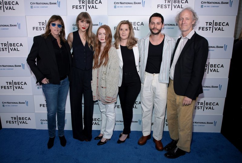 Taylor Swift at 2022 Tribeca Film Festival — photo 7