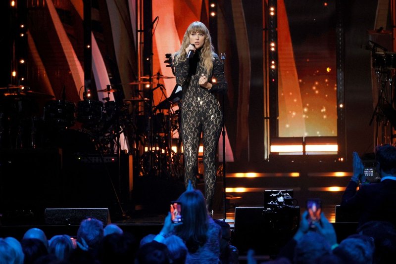 Taylor Swift at 36th Annual Rock & Roll Hall Of Fame Induction Ceremony — photo 27