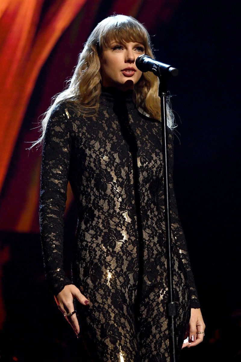Taylor Swift at 36th Annual Rock & Roll Hall Of Fame Induction Ceremony — photo 42