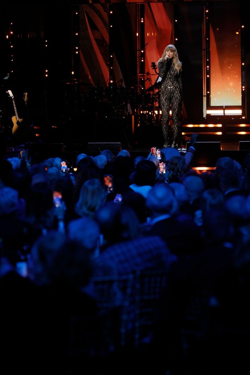 Taylor Swift at 36th Annual Rock & Roll Hall Of Fame Induction Ceremony — photo 53