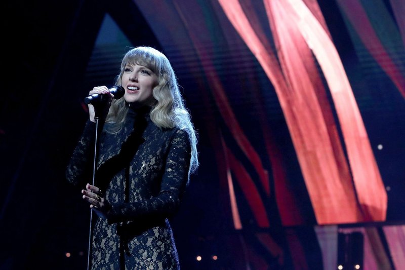 Taylor Swift at 36th Annual Rock & Roll Hall Of Fame Induction Ceremony — photo 84