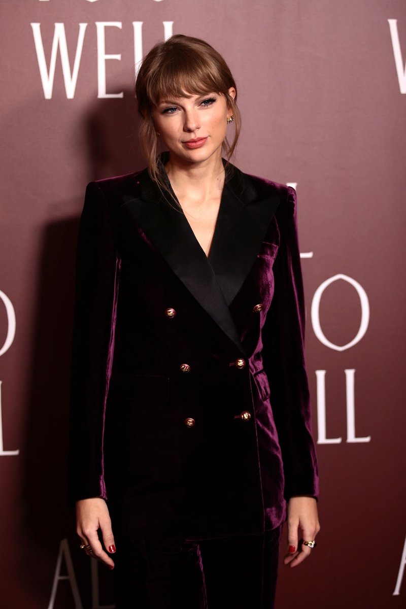 Taylor Swift at "All Too Well" New York Premiere — photo 8